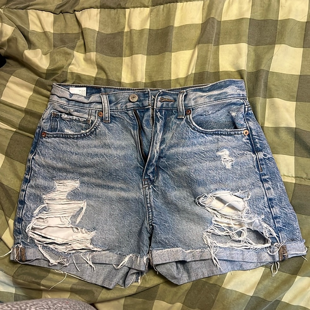 American Eagle 🦅 Mom Short. size 2